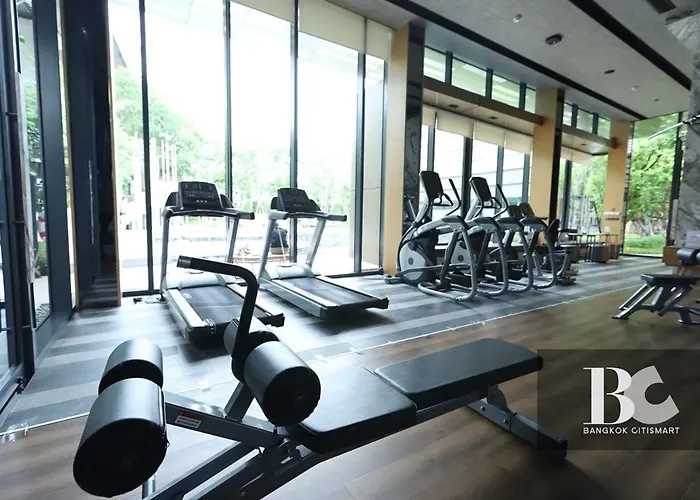 Quiet Retreat Near Airport & Access *