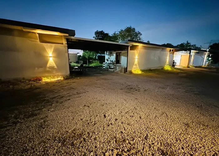 Apartment Quiet Retreat Near Airport & Access Bangkok