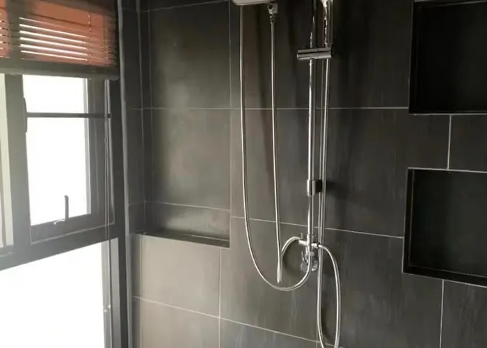 Quiet Retreat Near Airport & Access Apartment *