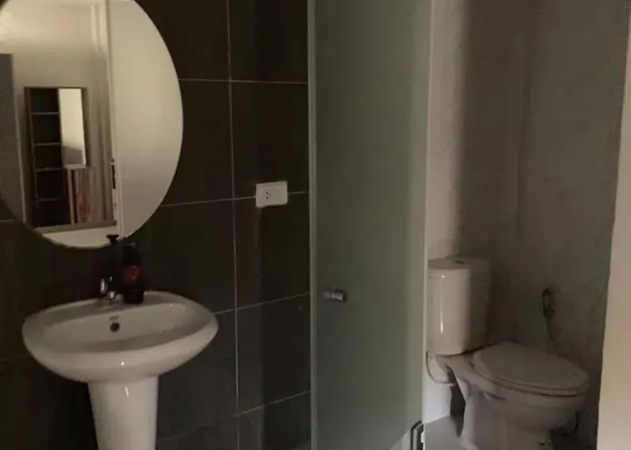Apartment Quiet Retreat Near Airport & Access